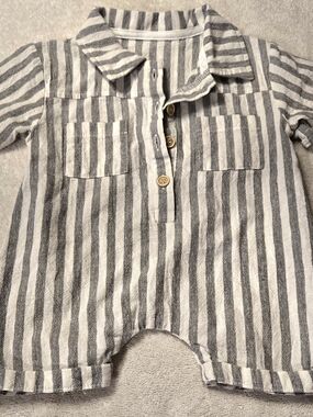 Angou Boutique Baby Romper Size 73 (Approx. 3-6 Months)